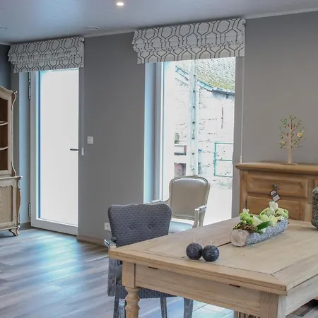 Couette-café La Petite Maison Dans La Cour 3*