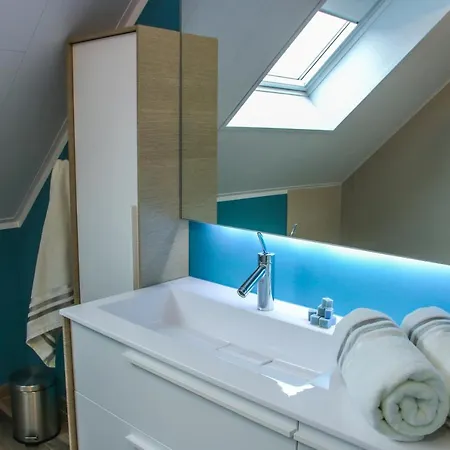 La Petite Maison Dans La Cour 3* Stave